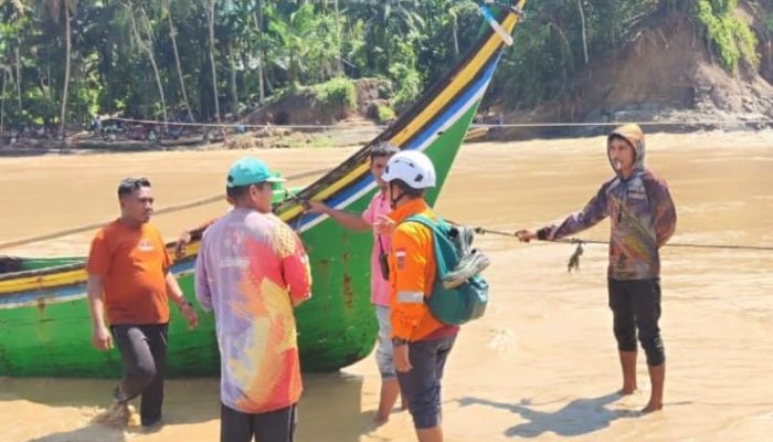 Gebrakan Cepat! 20 Personel Khusus PLN Jatim-Bali Terjun ke Aceh, Bangun ‘Tower Darurat’ Pasca Bencana