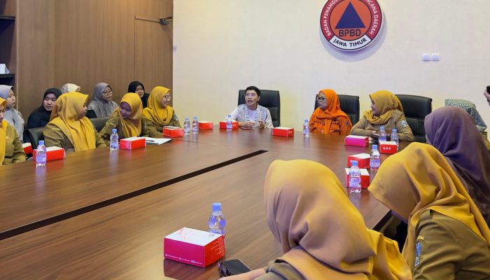Sentuhan Humanis di Lokasi Bencana, Disperpusip Jatim Ajarkan Staf BPBD Teknik Mendongeng