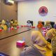 Sentuhan Humanis di Lokasi Bencana, Disperpusip Jatim Ajarkan Staf BPBD Teknik Mendongeng