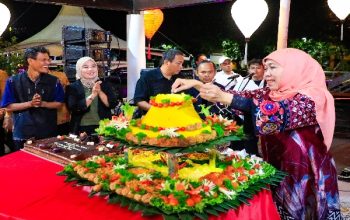 Sapa Jurnalis di Grahadi, Khofifah Apresiasi Peran Pers Bangun Jawa Timur