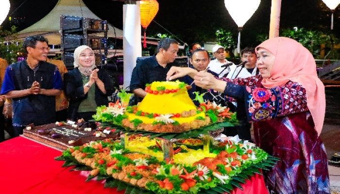 Sapa Jurnalis di Grahadi, Khofifah Apresiasi Peran Pers Bangun Jawa Timur