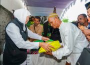 Khofifah Pastikan Warga Jatim Tenang Beribadah, Pasar Murah Pasuruan Jadi Solusi Tekan Harga Pangan