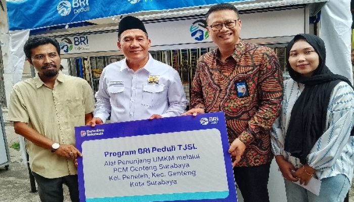 Bantu UMKM Naik Kelas, Bambang Haryo dan BRI Guyur Modal Serta Alat Usaha di Surabaya