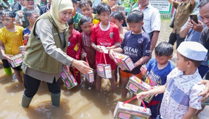 Terjang Banjir Rejoso, Khofifah Siapkan Pompa Hingga Benih Gratis untuk Petani Pasuruan