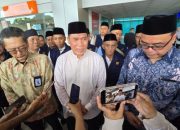 Sentuhan Religi Pasca Lebaran, DLU dan BHS Peduli Berangkatkan Puluhan Jamaah Umrah ke Tanah Suci